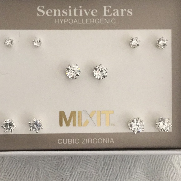 🐚NWT Sensitive Ear Hypoallergenic Bundle Earrings - Picture 2 of 6